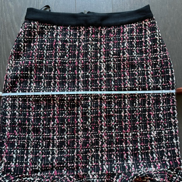 Karl Lagerfeld Skirt - Picture 6 of 8
